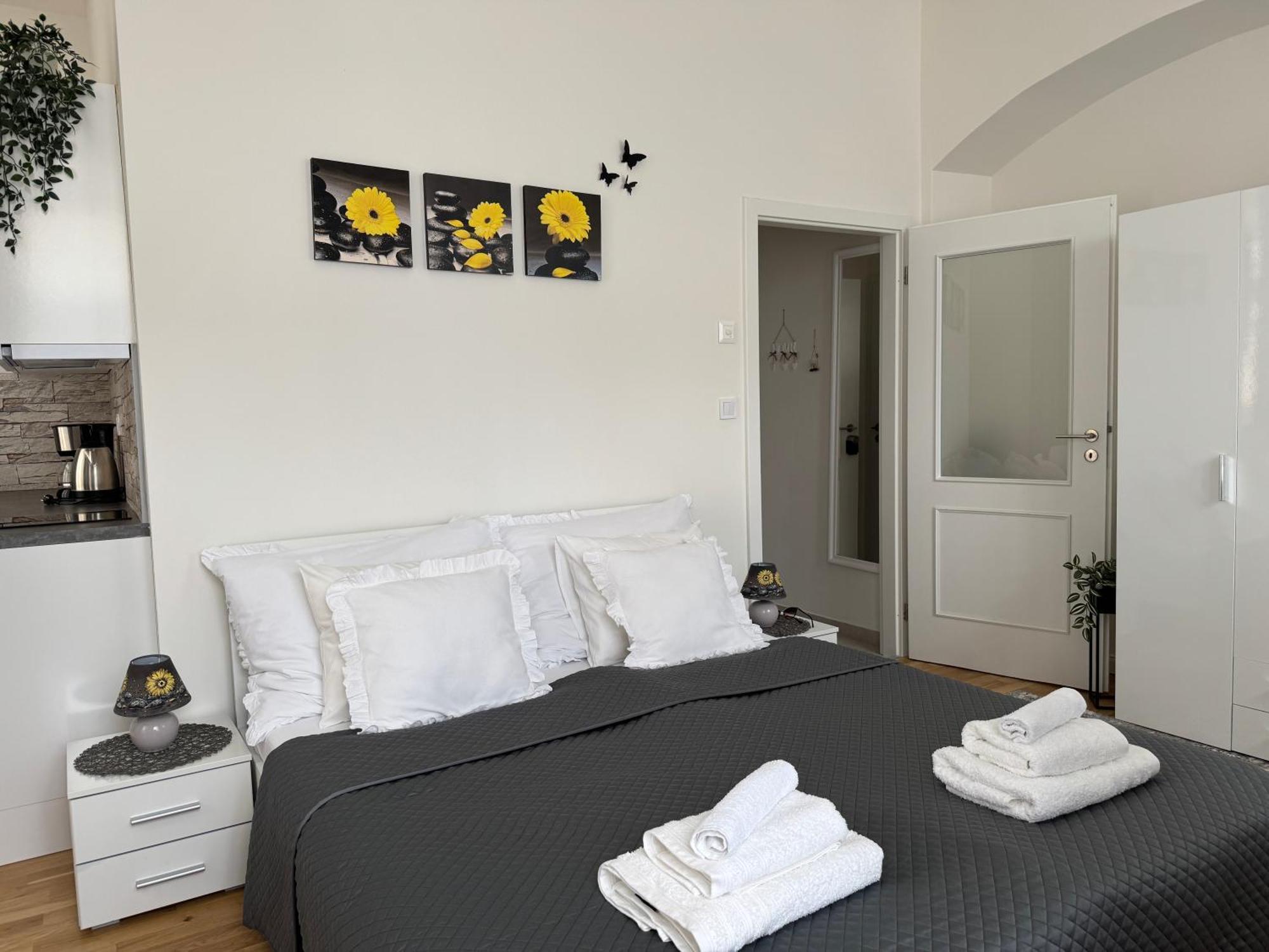 1 Florenc Hlavni Mesto Romantic Apartment *